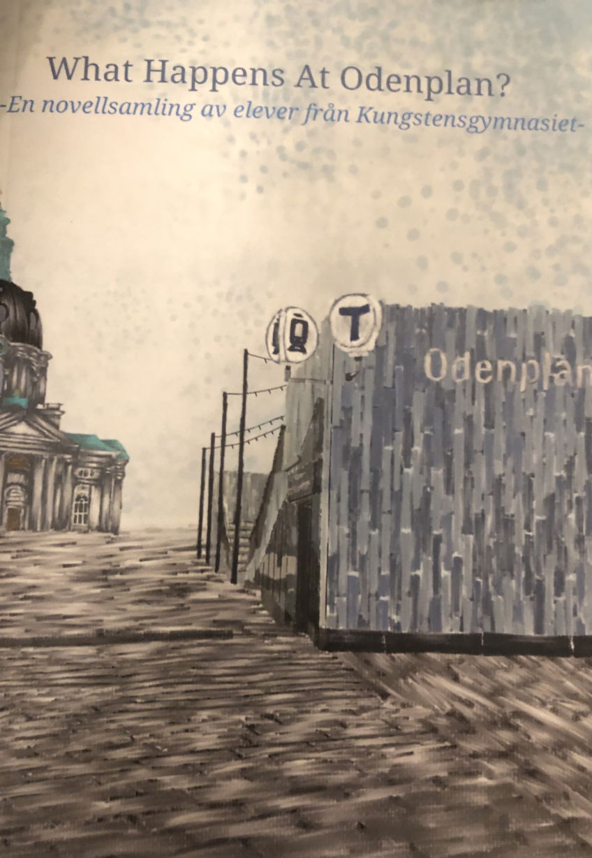 Illustrerad bokomslag med Odenplans tunnelbaneuppgång, skyltar för pendeltåg och tunnelbana, samt en äldre kyrkobyggnad.