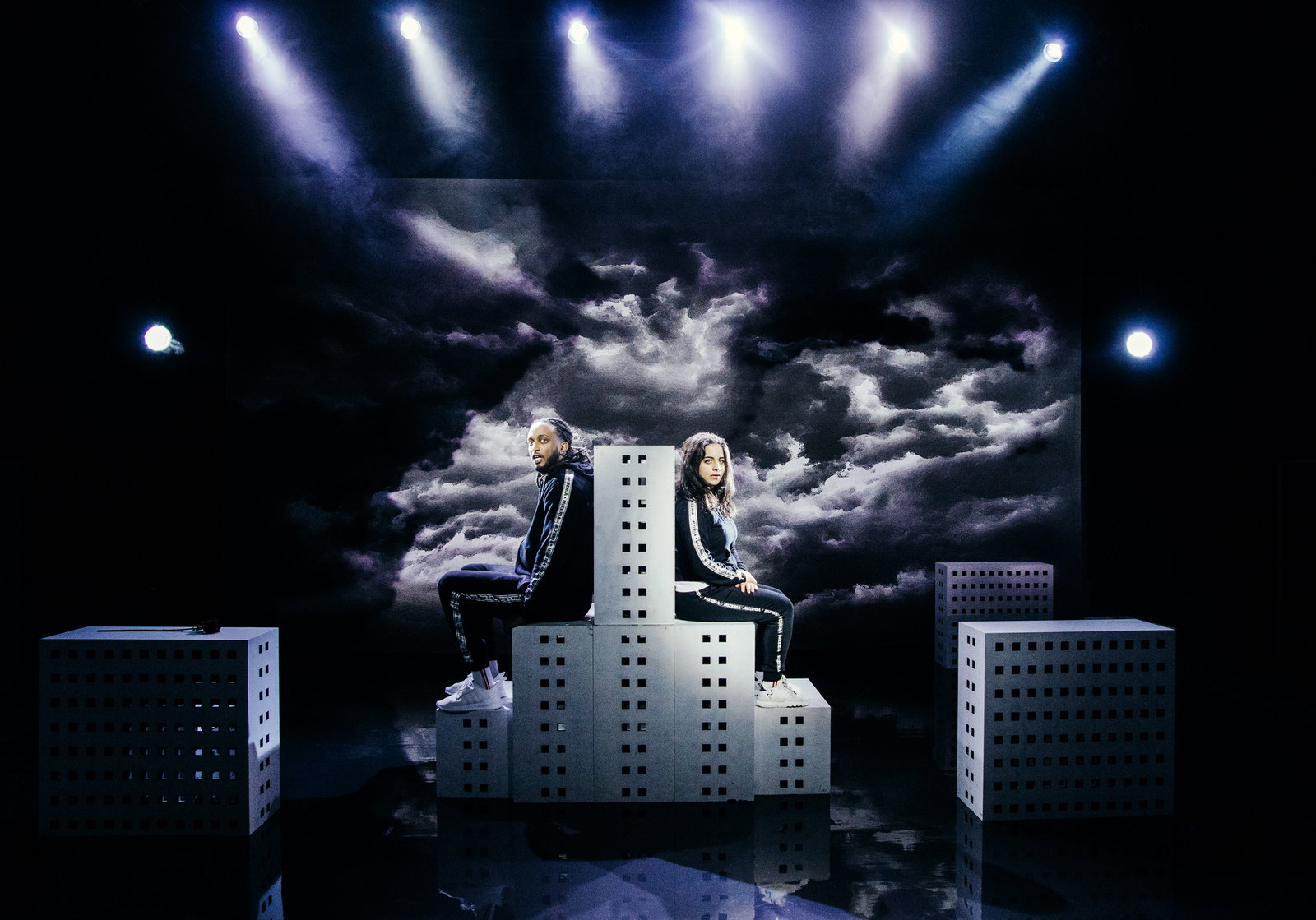 Scenbild från Mizeria