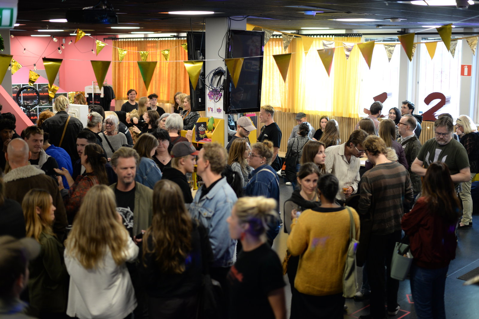 Full foajé i Skärholmen