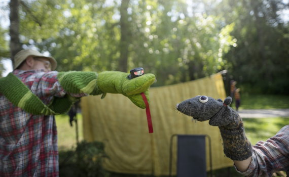 Martin Hasselgren spelar Marionetteaterns Gruffalon