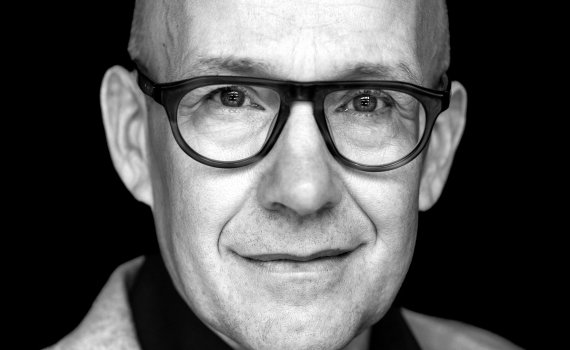 Porträttfoto på skådespelaren Bengt Braskered. 