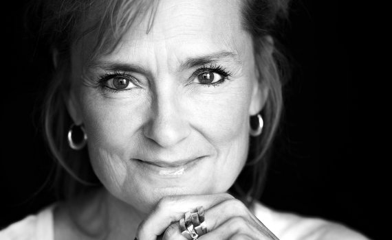 Porträttfoto på skådespelaren Marie Richardson. 