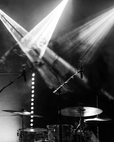 En rökig svartvit scenbild