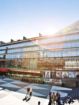 Kulturhuset Stadsteatern sett från Sergels torg. 