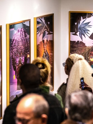 Vernissage av Natalia Murobhas utställning Making History